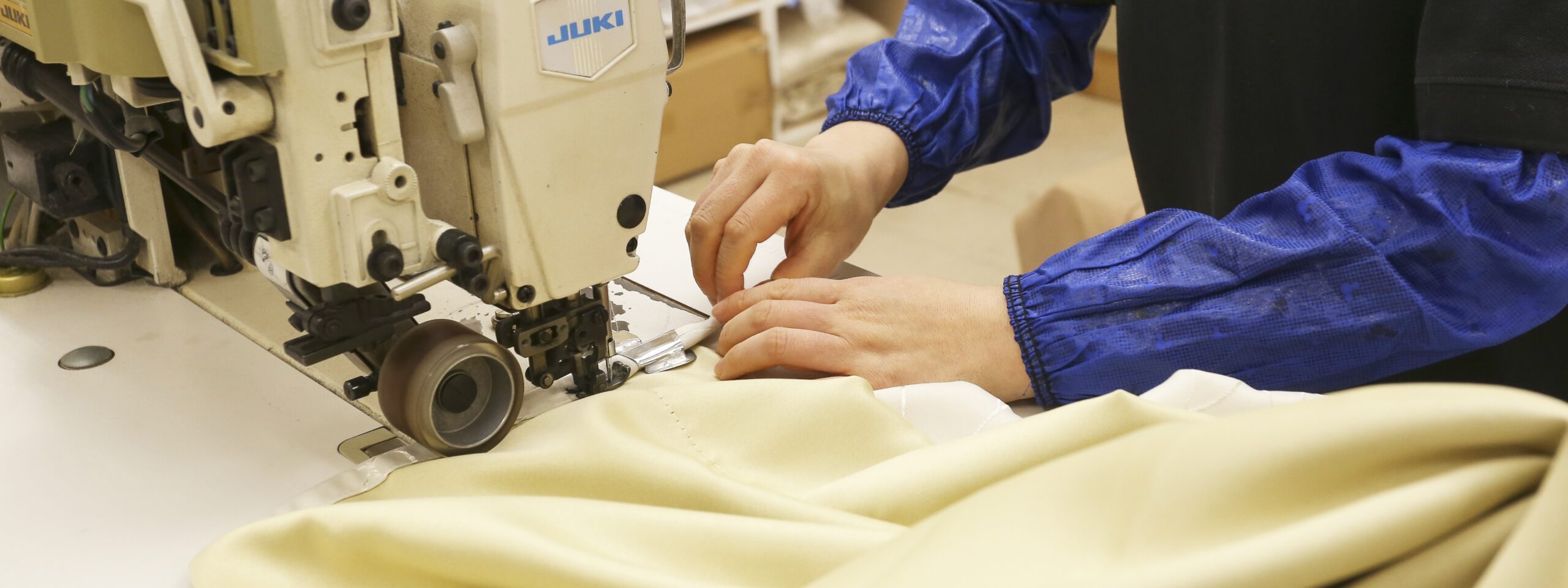カーテン縫製工場